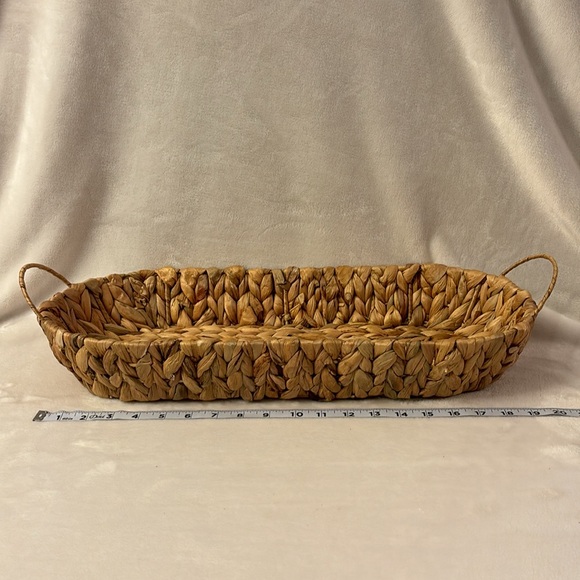 Woven Basket with handles - Picture 4 of 8